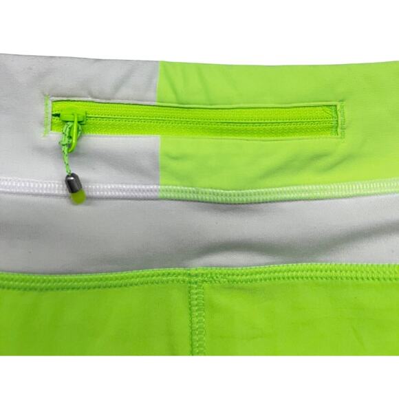 Lululemon Groovy Run Shorts Zippy Green Womens Sz 6 Zip Pocket Stretch Logo - Picture 7 of 9